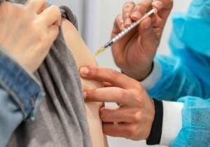 Extra COVID vaccine OK'd for those with weak immune systems