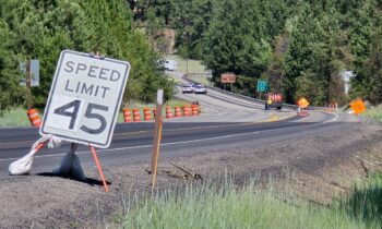 US-395 reopens after crash blocks both lanes