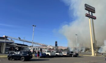 Yakima fire prompts evacuation orders as winds fuel blaze
