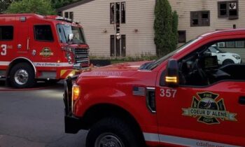 Local businesses brighten Coeur d’Alene fire station with Christmas lights
