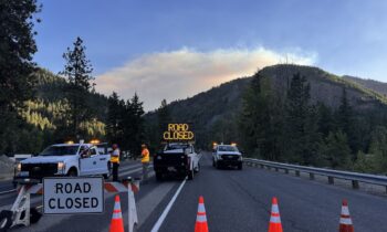 Labor Mountain Fire prompts closure of US 97 Blewett Pass