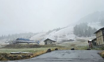 Snow blankets Snoqualmie Summit and White Pass, promising winter ahead