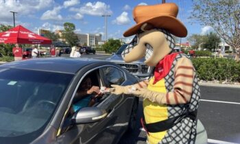 Texas Roadhouse offers free meal vouchers to veterans and active military in Coeur d’Alene