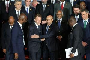 EU, Africa pledge to boost trade, tackle migration at summit