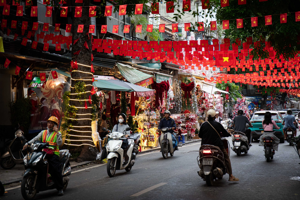 Vietnam’s Christmas hotspot sees shops with joyous holiday displays