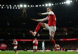 Arsenal extend Premier League lead, Chelsea beaten at Leeds