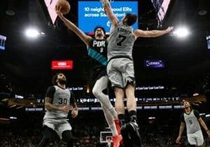 Curry lifts Warriors in return, Brown scores 50 in Celtics win