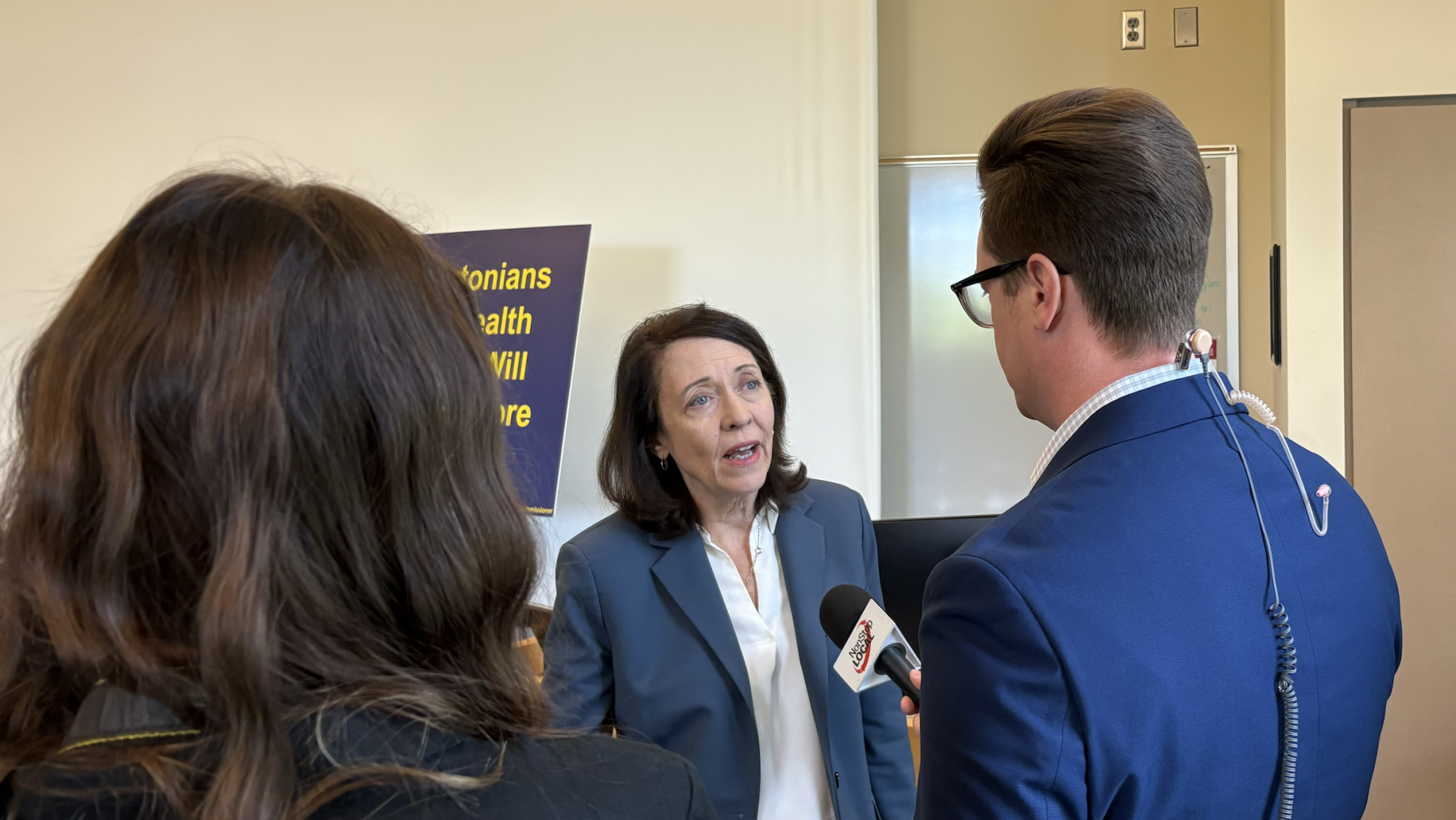 Senator Cantwell sounds off on tariffs, says Supreme Court ruling will help Washington trade