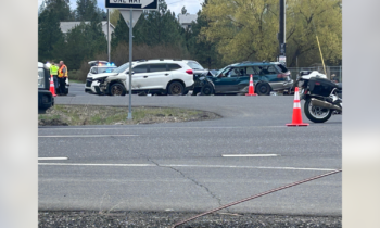 Three-vehicle crash cleared on Highway 2 southbound near Chattaroy